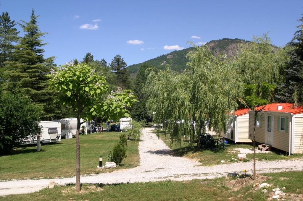 Camping La Ferme De กาสเตลลาน ภายนอก รูปภาพ